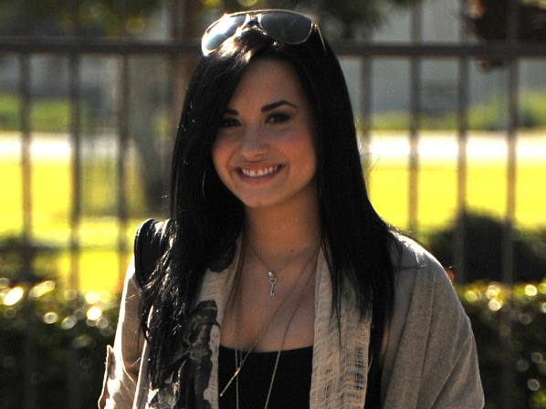 10 pensamientos detrás de la automutilación - Demi Lovato se habría automutilado